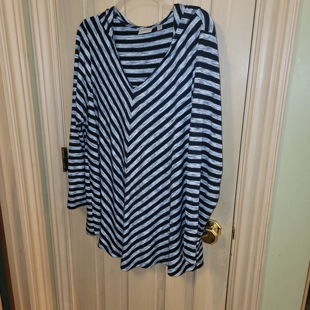 Womens plus sz 14/16 Avenue navy and gray hooded striped Shirt